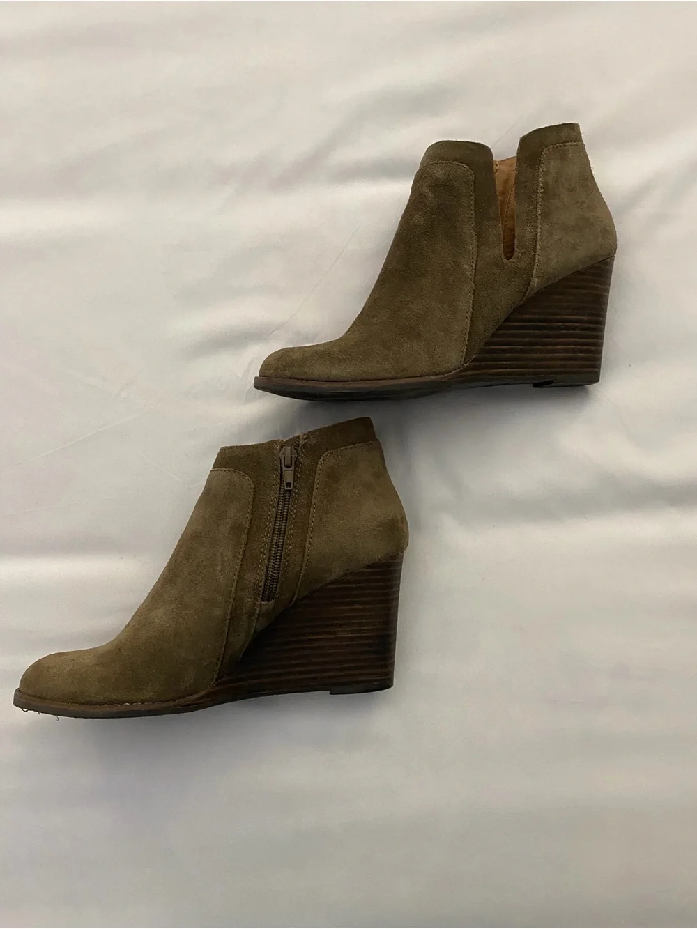 Lucky Brand Antique Green Suede Yabba Wedge Ankle Boots Size 8.5